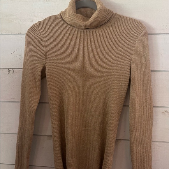 Lauren Ralph Lauren tan/gold metallic  Turtleneck Sweater in size medium. - Picture 3 of 10